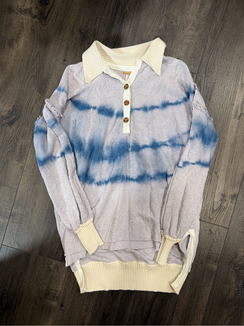 Blu Pepper Cream Collared Sweater with Blue Tie-Dye Stripes